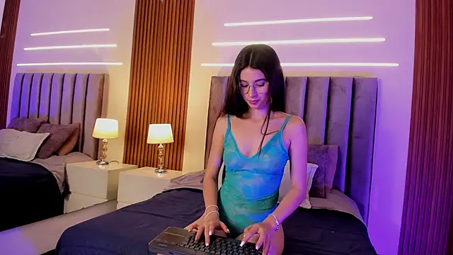 LilyHartt online show from April 15, 2026, 3:08 pm