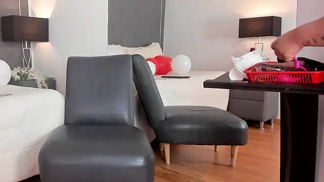 Oliviia williams online show from February 16, 2026, 11:28 am