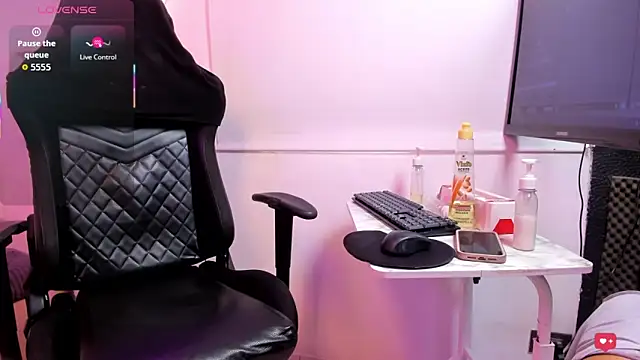 Bella Miller1  online show from February 24, 2026, 7:56 pm