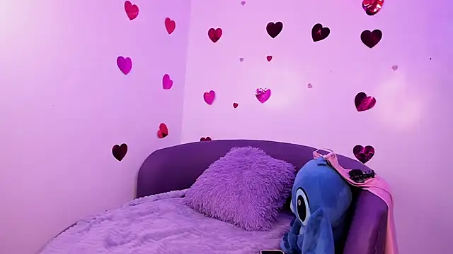 Bella Miller1  online show from March 12, 2026, 4:24 pm