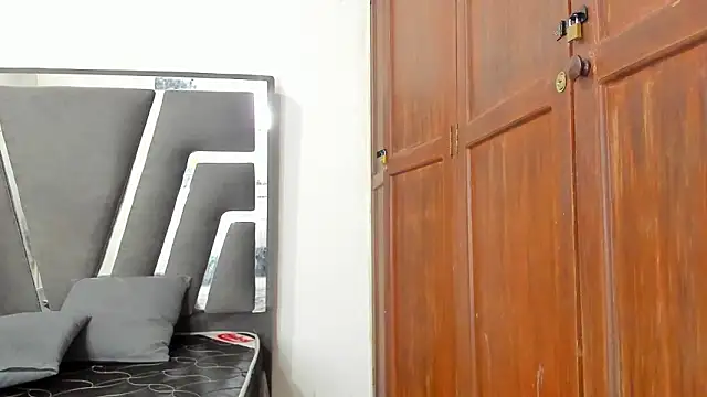 Sophiia88 online show from March 5, 2026, 12:12 pm