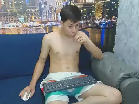 santiago xxxcol online show from February 3, 2026, 11:32 pm