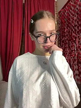 MyKittySayMeow online show from February 15, 2026, 8:49 pm