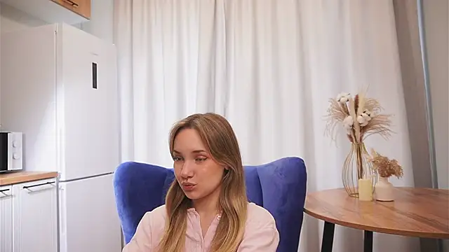 sialemy online show from April 14, 2026, 4:07 am