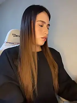 romyamo online show from March 20, 2026, 1:43 am