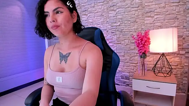 butterflyx39 online show from April 5, 2026, 12:13 pm