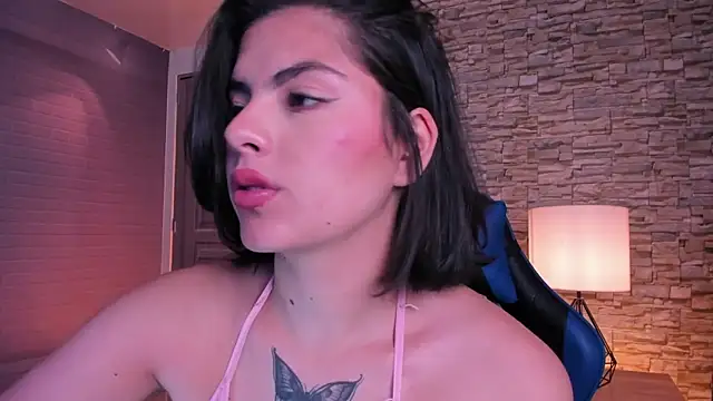 butterflyx39 online show from April 18, 2026, 11:58 am