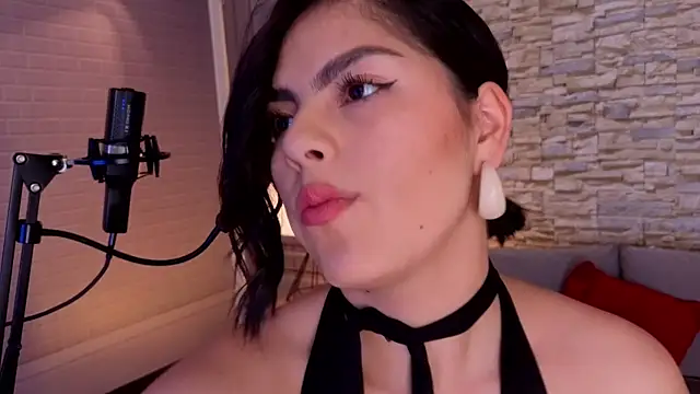 Snapshot of butterflyx39 chatting on June 1, 2026, 7:04 pm butterflyx39 online show from June 1, 2026, 7:04 pm