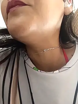 zoe marcus online show from February 15, 2026, 3:47 am