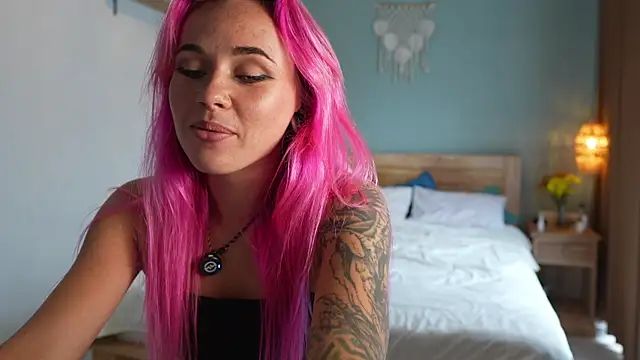 Sarah Pink online show from November 9, 2025, 12:31 am