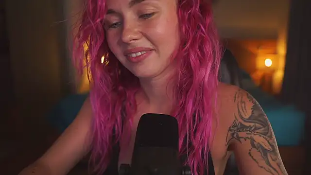 Sarah Pink online show from July 4, 2026, 2:01 pm