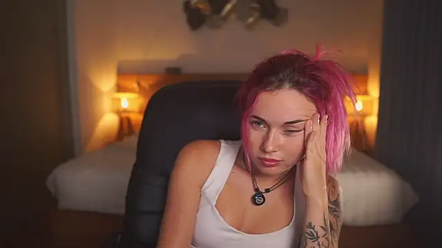 Sarah Pink online show from July 11, 2026, 2:31 pm