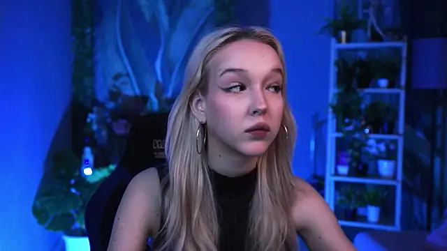 MaoqiBeverly online show from February 23, 2026, 5:54 pm