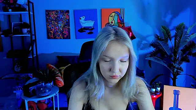 MaoqiBeverly online show from March 22, 2026, 5:22 am