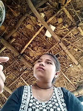 Snapshot of Nisha_011 chatting on February 27, 2026, 4:12 am Nisha 011 online show from February 27, 2026, 4:12 am