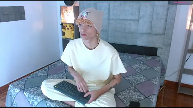 lucke collins22 online show from February 6, 2026, 5:45 am