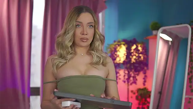 Snapshot of NadyaBlue chatting on March 2, 2026, 5:19 am NadyaBlue online show from March 2, 2026, 5:19 am