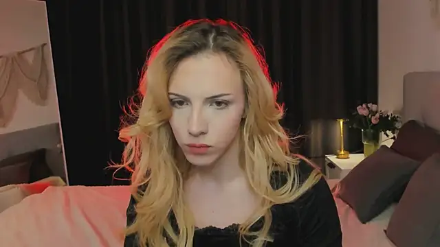 Snapshot of Tiffany__King chatting on April 12, 2026, 6:07 am Tiffany King online show from April 12, 2026, 6:07 am