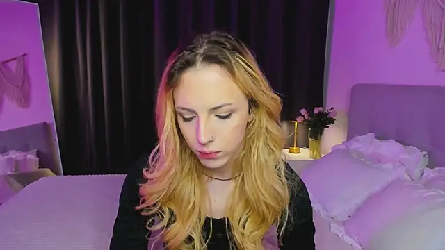 Tiffany  King online show from May 7, 2026, 5:46 am