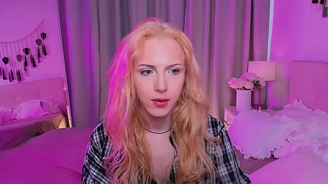 Tiffany  King online show from May 17, 2026, 5:38 am