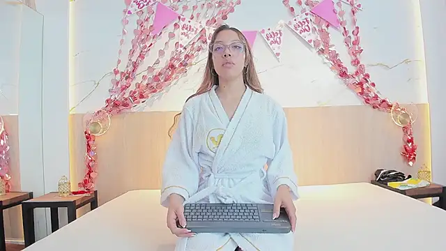 Snapshot of rebecca_ponce_ chatting on February 6, 2026, 7:28 pm rebecca ponce online show from February 6, 2026, 7:28 pm