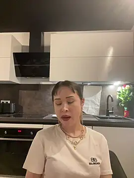 Just-Lilly online show from June 14, 2026, 2:35 am