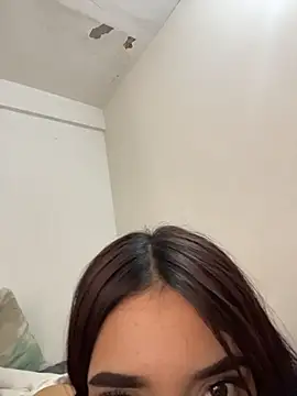 Snapshot of foxxy_and_lion chatting on February 3, 2026, 8:14 pm foxxy and lion online show from February 3, 2026, 8:14 pm