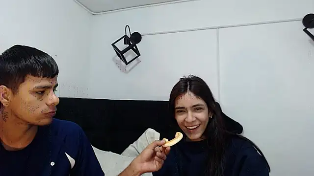 Snapshot of foxxy_and_lion chatting on February 6, 2026, 12:19 pm foxxy and lion online show from February 6, 2026, 12:19 pm