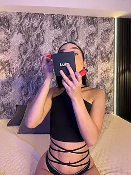 Snapshot of Mialarouse chatting on March 2, 2026, 8:37 pm Mialarouse online show from March 2, 2026, 8:37 pm