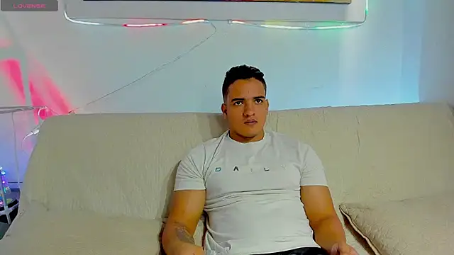 Snapshot of jhon_nicolas chatting on March 2, 2026, 7:43 pm jhon nicolas online show from March 2, 2026, 7:43 pm