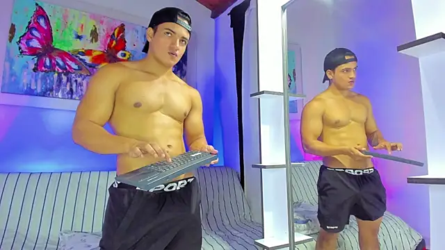jhon nicolas online show from May 19, 2026, 10:27 pm