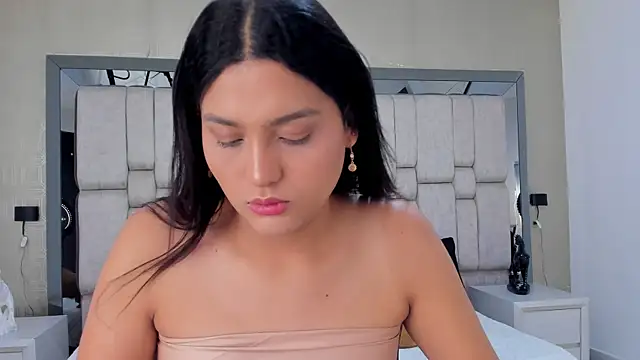 ValeryCooper18 online show from February 17, 2026, 8:04 pm