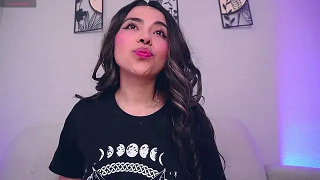 loveegirll1 online show from February 27, 2026, 3:50 am