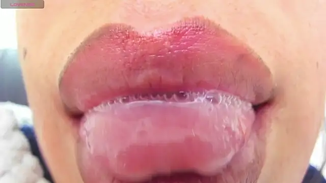 Laura Med online show from April 15, 2026, 2:18 am