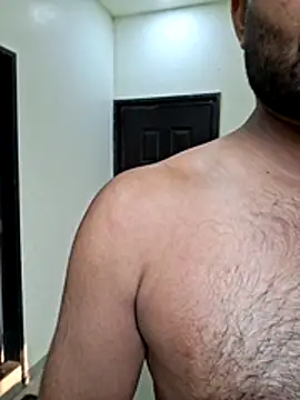 hot---boy1 online show from February 3, 2026, 2:53 am