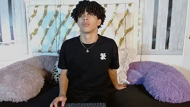 Snapshot of ian_smith_ chatting on February 20, 2026, 11:32 am ian smith online show from February 20, 2026, 11:32 am