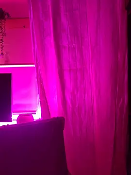 HotDevilGirl  online show from February 27, 2026, 7:14 pm