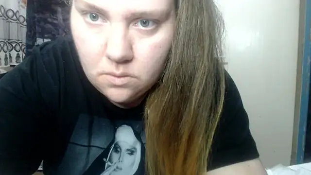 MaryShiny  online show from April 18, 2026, 3:16 pm