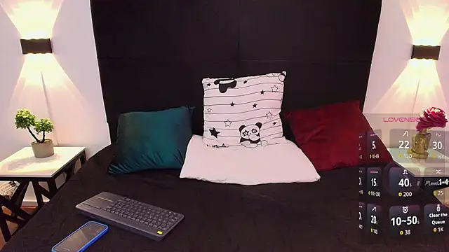 JacoVelvet online show from February 16, 2026, 4:03 pm