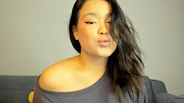 Snapshot of luna_yum chatting on February 10, 2026, 7:29 pm luna yum online show from February 10, 2026, 7:29 pm