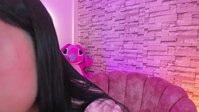 Elarossie online show from March 20, 2026, 1:21 am