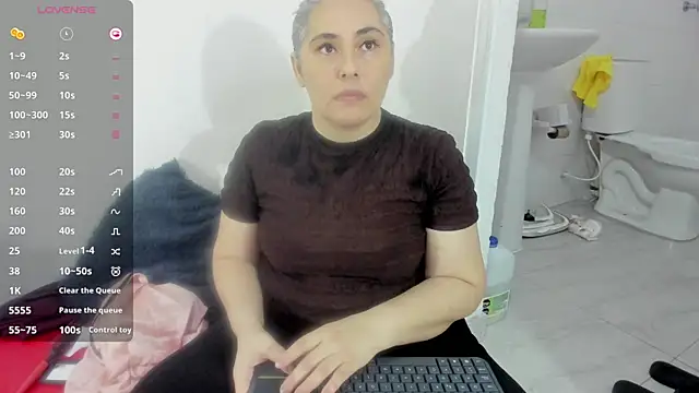 Snapshot of mature_gold1 chatting on April 25, 2026, 12:30 pm mature gold1 online show from April 25, 2026, 12:30 pm