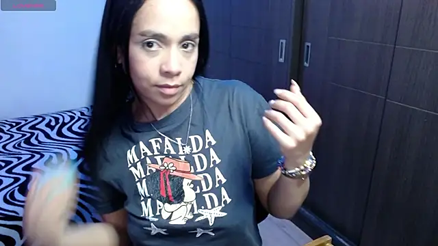 Snapshot of paula_lopez__ chatting on June 14, 2026, 5:37 pm paula lopez online show from June 14, 2026, 5:37 pm