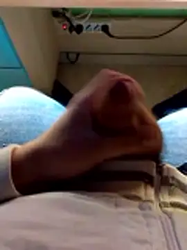 Snapshot of no-name15 chatting on February 9, 2026, 4:44 pm no-name15 online show from February 9, 2026, 4:44 pm