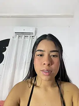 Snapshot of Katty_honey_ chatting on February 19, 2026, 2:18 am Katty honey online show from February 19, 2026, 2:18 am