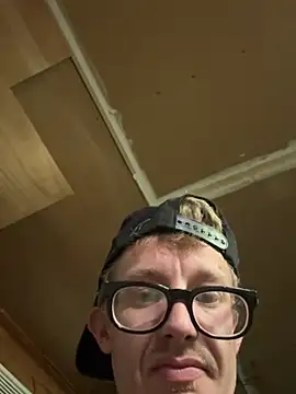 Snapshot of Daddybigdick123123 chatting on May 19, 2026, 8:31 am Daddybigdick123123 online show from May 19, 2026, 8:31 am