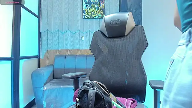 Snapshot of shaden_ chatting on February 9, 2026, 8:02 pm shaden online show from February 9, 2026, 8:02 pm