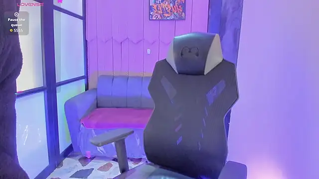 Snapshot of shaden_ chatting on February 12, 2026, 10:27 pm shaden online show from February 12, 2026, 10:27 pm