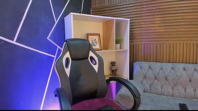 Snapshot of shaden_ chatting on March 3, 2026, 8:59 pm shaden online show from March 3, 2026, 8:59 pm