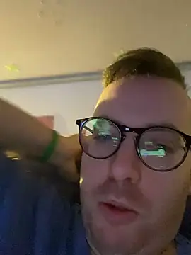 io1Elian online show from May 18, 2026, 9:42 pm